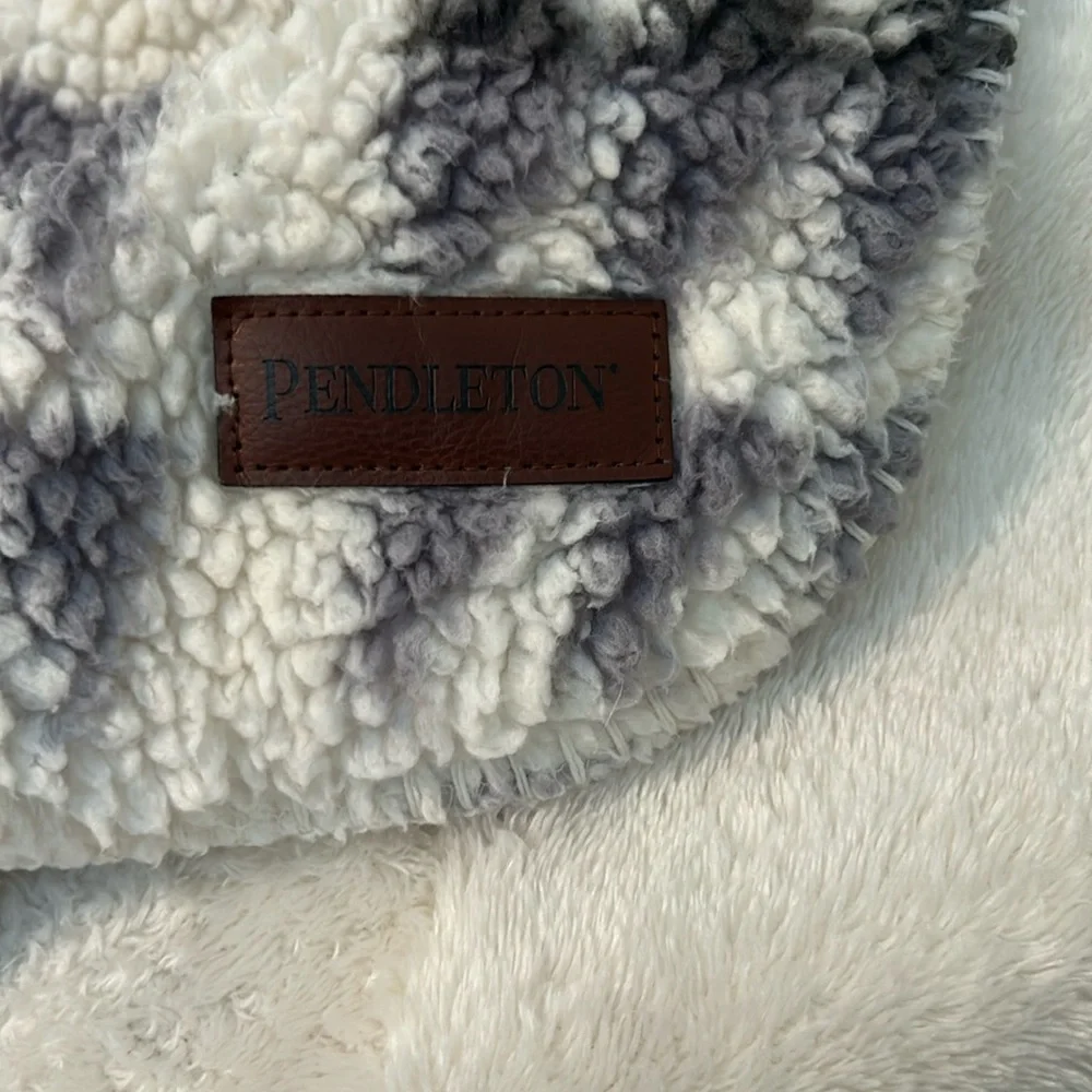 Pendleton sherpa fleece